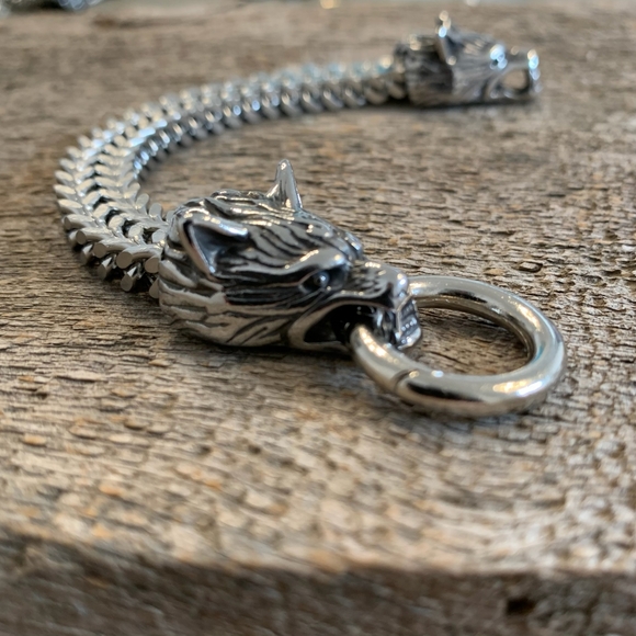 Mens Wolf head bracelet - Picture 2 of 2